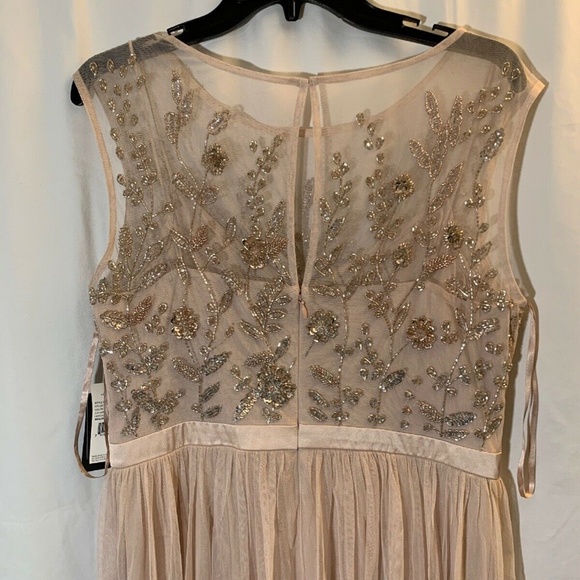 NWT $249 Adrianna Papell Sleeveless Beaded‎ Mesh Gown in Shell [SZ 12 ] - Picture 8 of 12